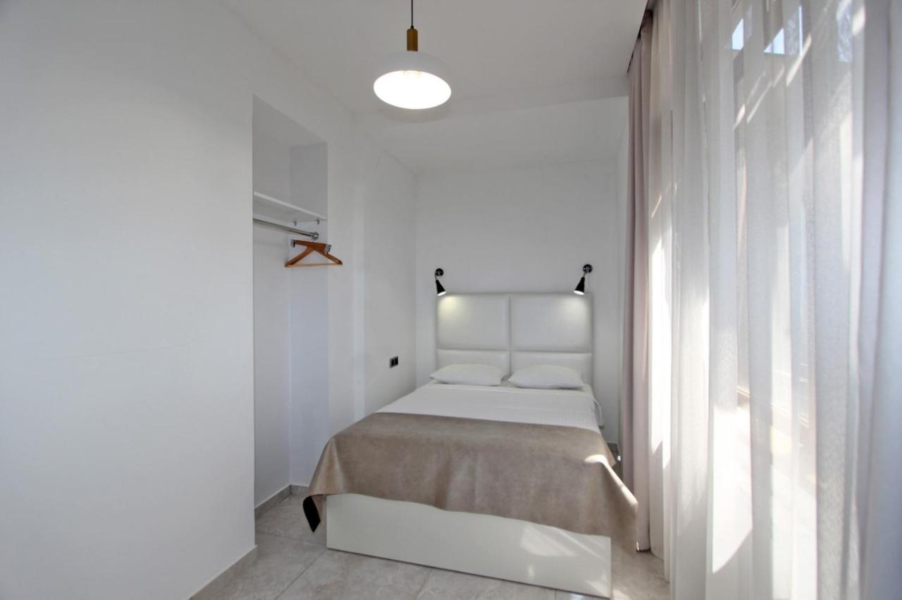 יירבאן Appartment Lux, 2 Bedroom מראה חיצוני תמונה