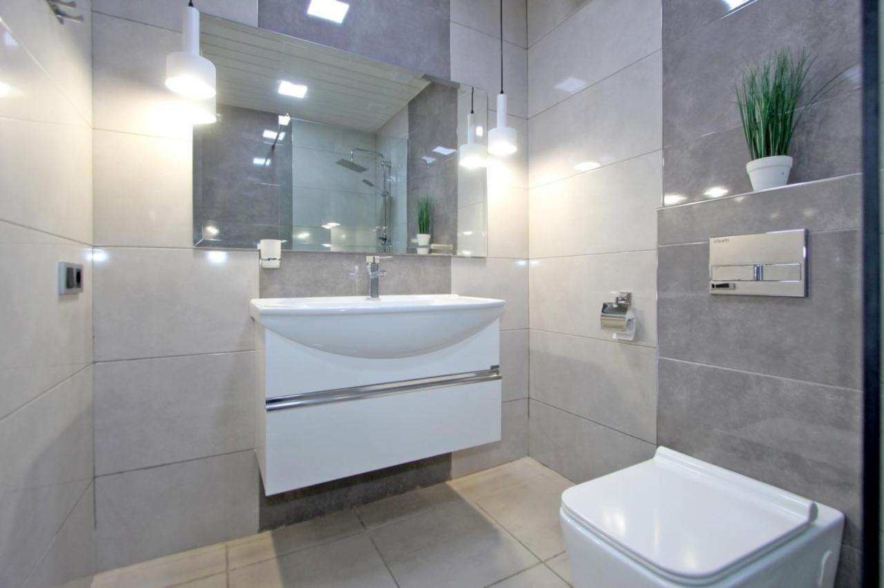 יירבאן Appartment Lux, 2 Bedroom מראה חיצוני תמונה